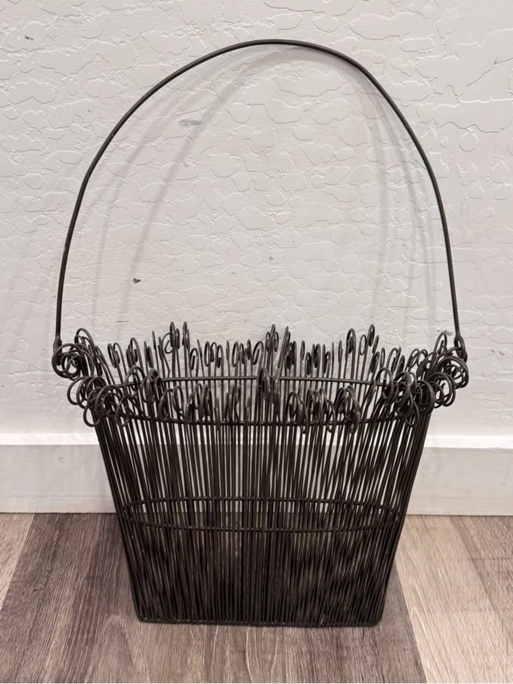 Southern Living Metal Twirly Curly Edge Black Wire Loop Basket with Tall Handle